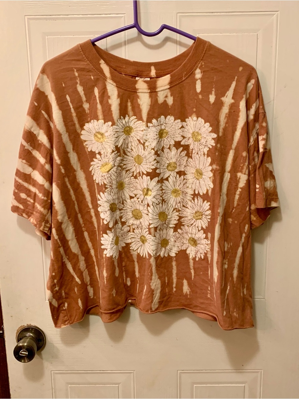 No Boundaries Caramel Tie Dye Daisy Graphic Cropped Tee XXXL